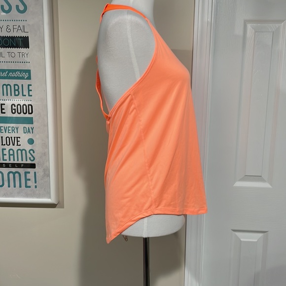 Nike Dri-Fit top in orange. Back straps unique. - Picture 5 of 7